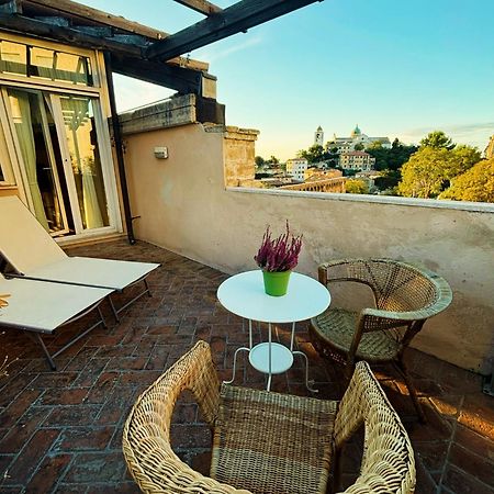 Domus Mirabilis Homestay Ancona Eksteriør billede