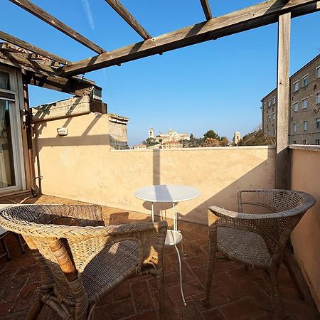 Domus Mirabilis Homestay Ancona Eksteriør billede