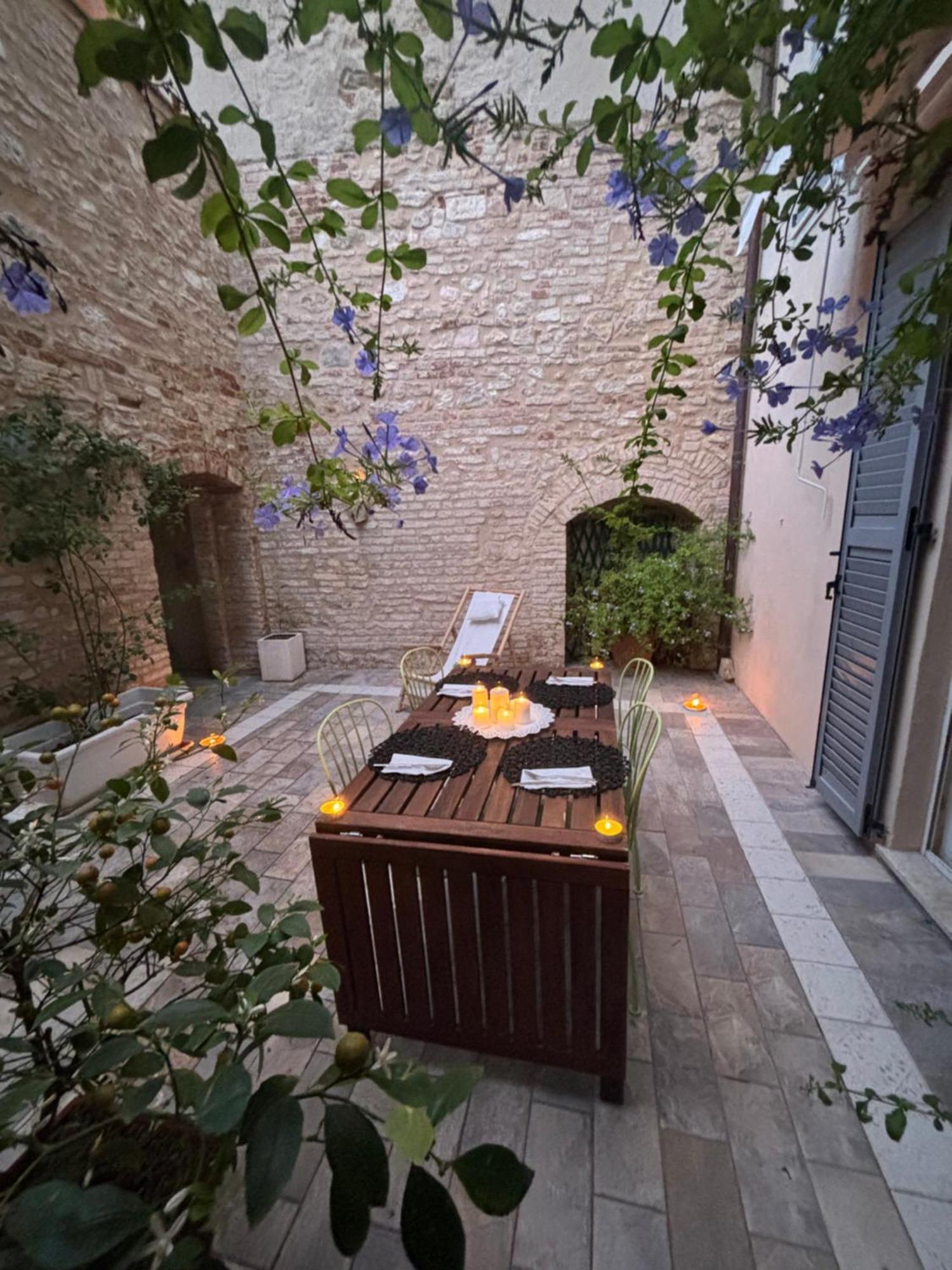 Domus Mirabilis Homestay Ancona Eksteriør billede