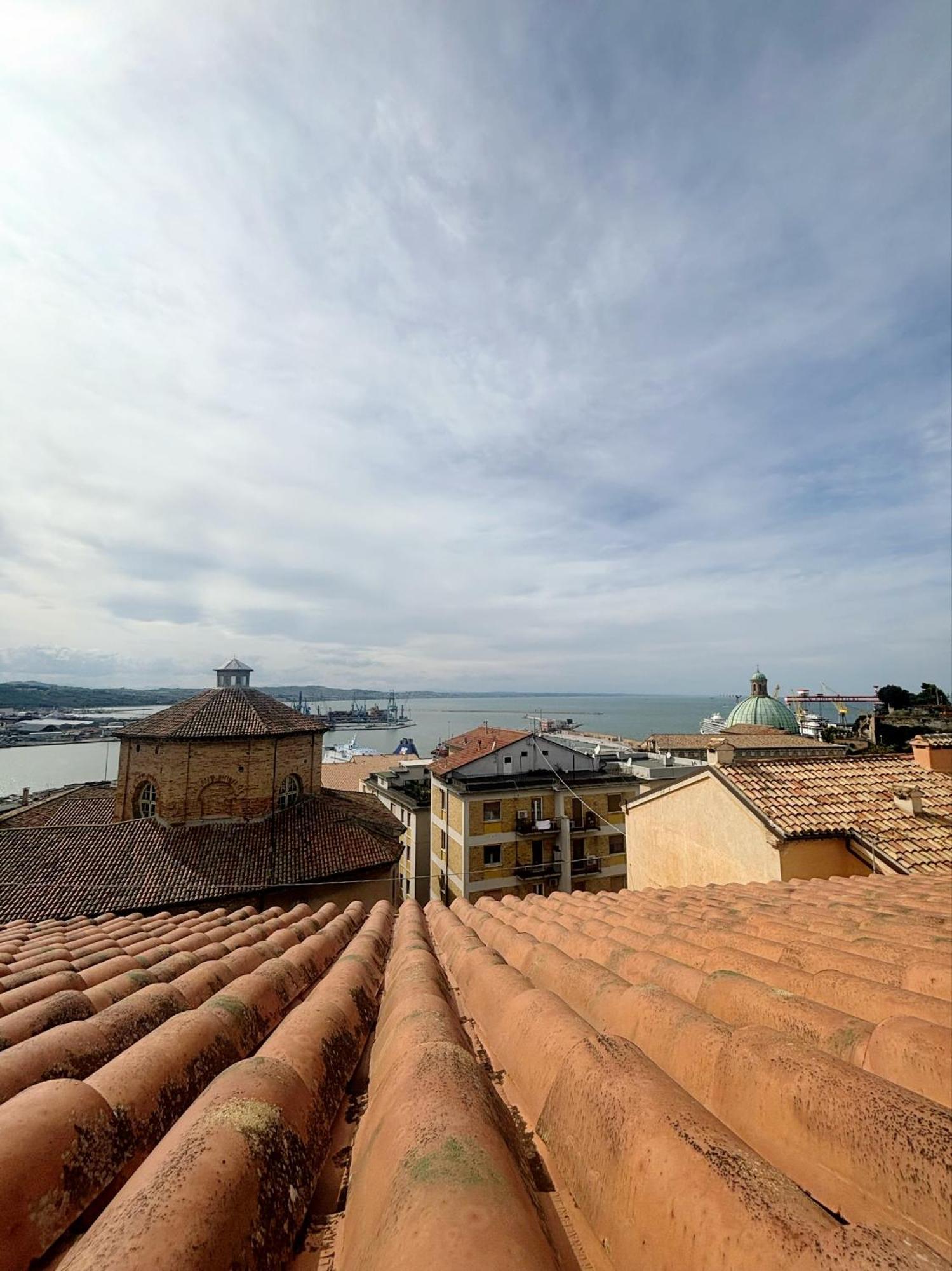 Domus Mirabilis Homestay Ancona Eksteriør billede