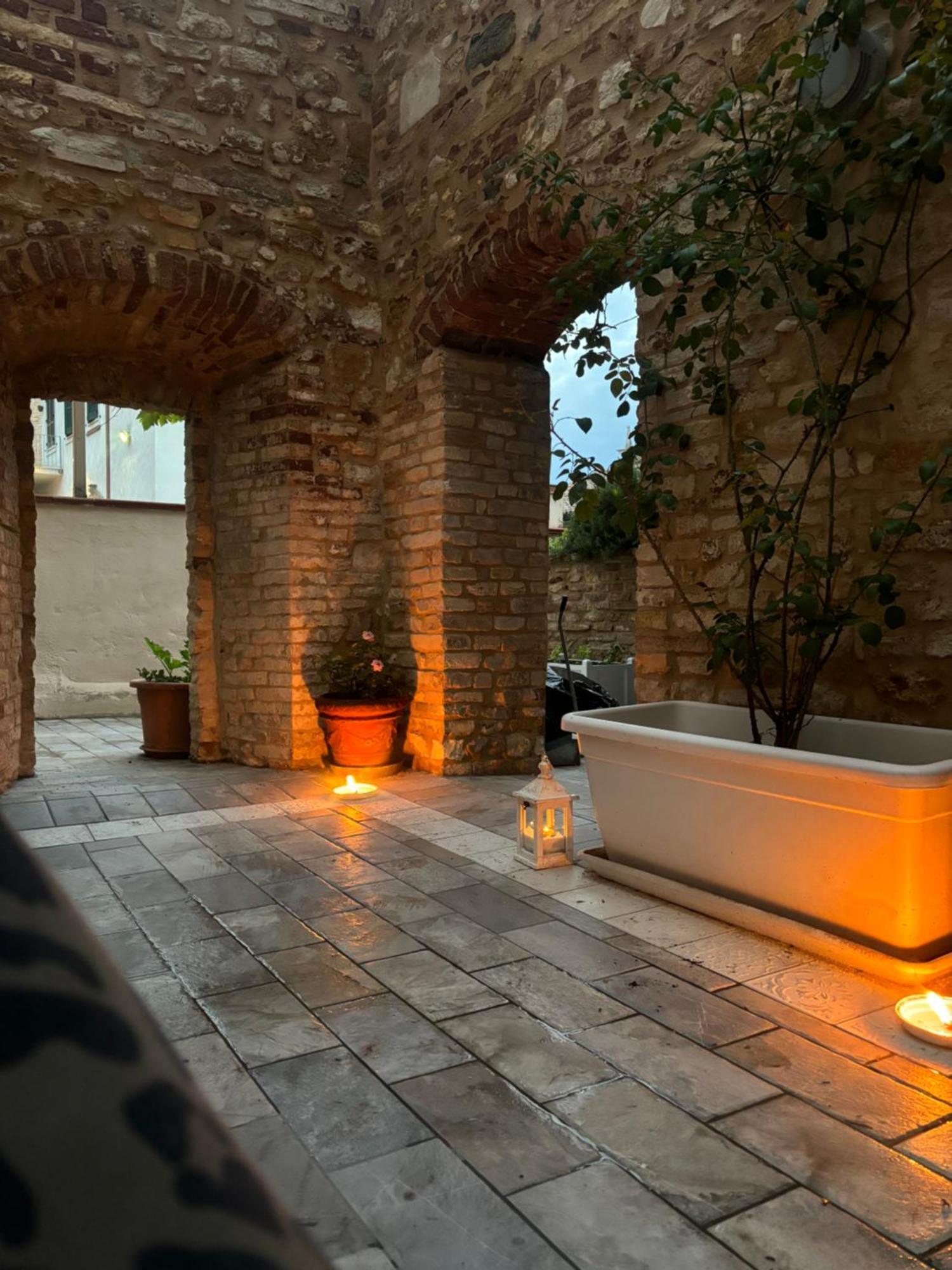 Domus Mirabilis Homestay Ancona Eksteriør billede